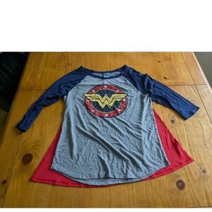 Wonder Woman Raglan Baseball Tee with Attached Cape Grey Blue Red Large AJT20340